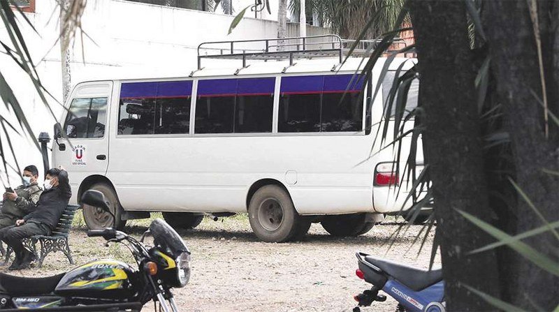 Inmigrantes haitianos encontrados en vehículo de Uagrm