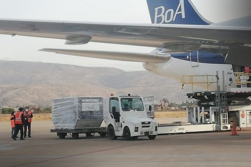La llegada de las 500 mil dosis de la vacuna Sinopharm