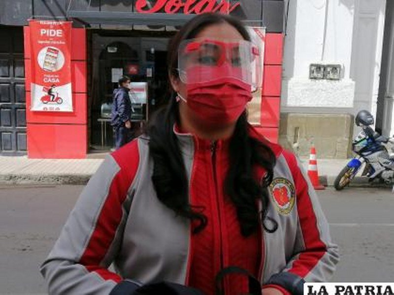La secretaria General del Colegio Médico de Oruro, Carmen Alcalá, habla sobre la vacuna Sputnik-V