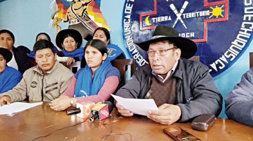 Campesinos de Chuquisaca levantan bloqueo de caminos