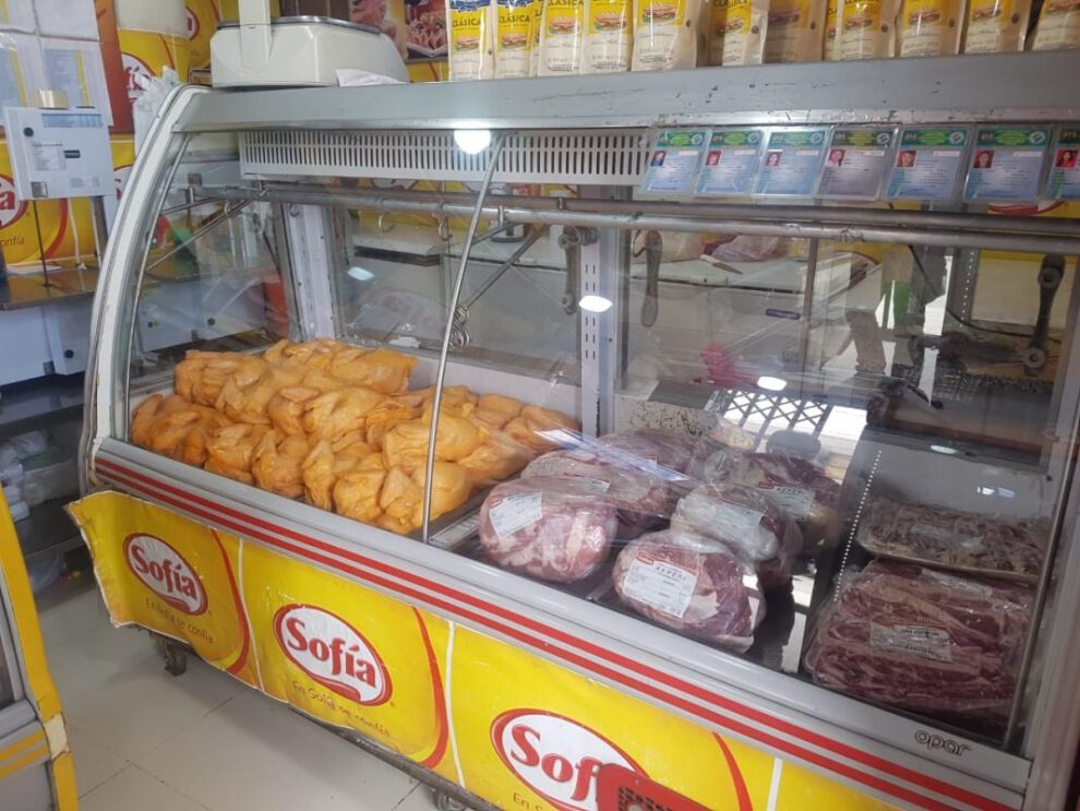 Vuelos solidarios de pollo llegaron a Oruro