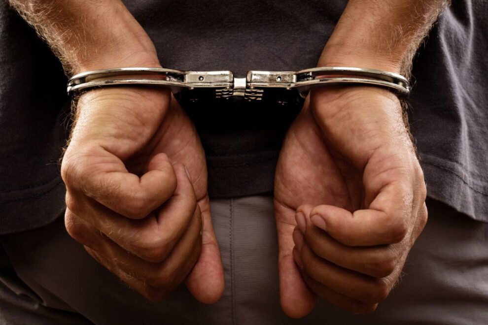 Profesor condenado por romance con alumna