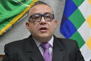 Bloqueos de caminos por los chuteros según el viceministro Nelson Cox