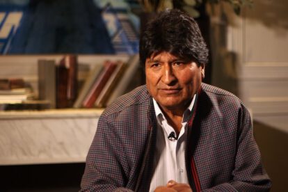 Evo Morales en conferencia de prensa hablando sobre Lamento Boliviano