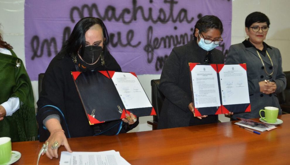 Eva Copa y Mujeres Creando firman acuerdo para mejorar la atención a víctimas de violencia