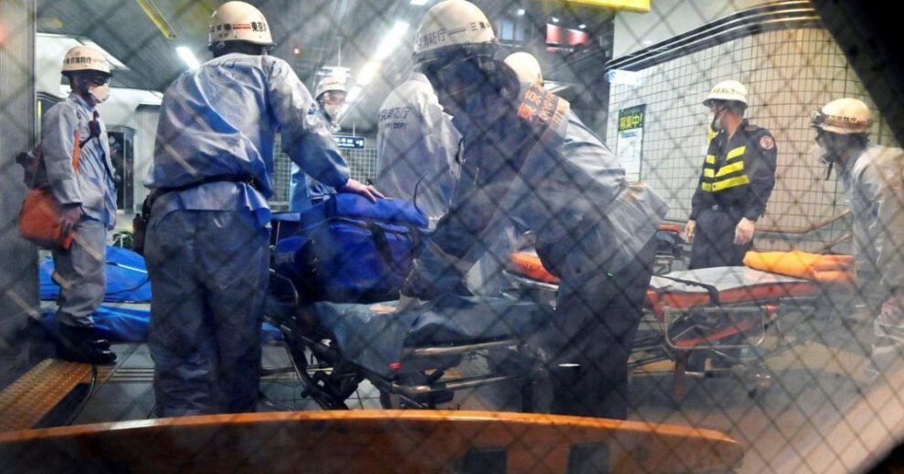 Hombre apuñala a diez personas en Tokio