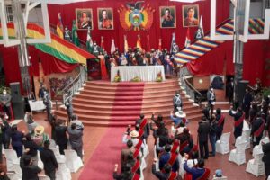 Sesión de honor rememoró la historia y realzó el civismo