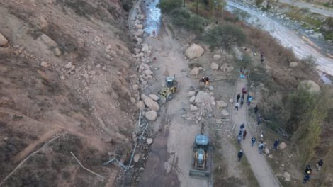 Desprendimiento de rocas afecta acceso a parques en La Paz