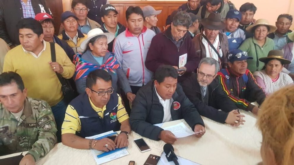 Bloqueadores en Oruro declaran cuarto intermedio tras reunión