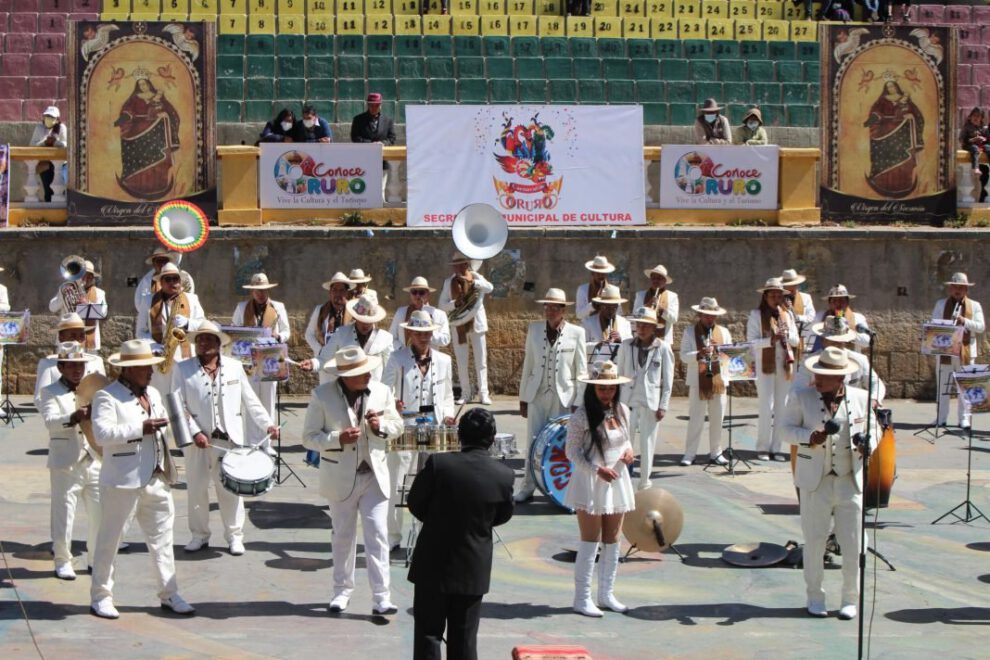 Banda Continental 100% emocionó a los orureños