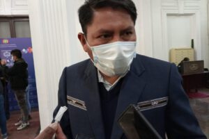 El diputado del MAS, Juanito Angulo, afirma que Murillo debe rendir cuentas al pueblo boliviano