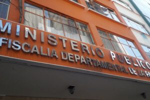 Muerte de dos personas tras caer de un edificio en La Paz
