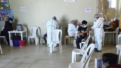 Vacunación anticovid Cochabamba con segundas dosis Sputnik-V