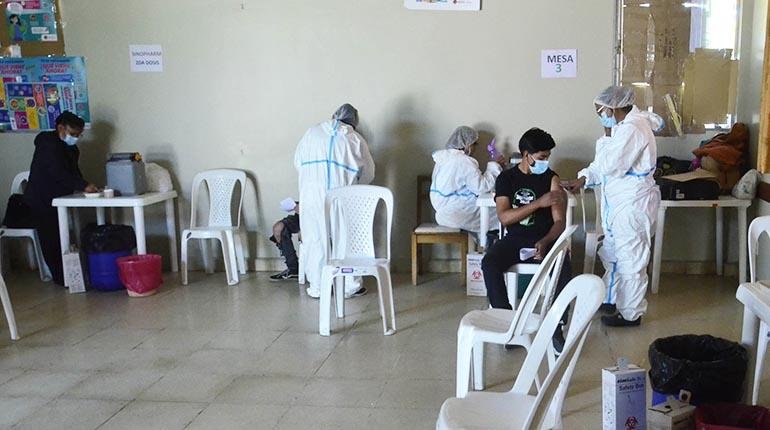 Vacunación anticovid Cochabamba con segundas dosis Sputnik-V