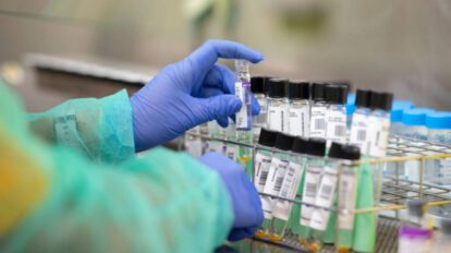 Viales de vacunas contra el coronavirus