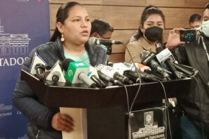 Suspensión de legisladores opositores por el MAS