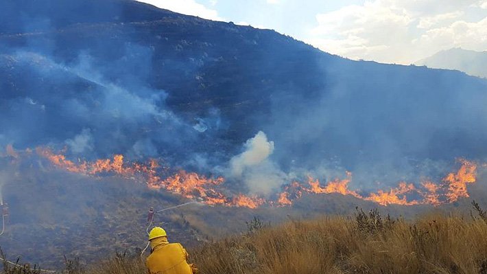 Incendio en los Andes del Perú