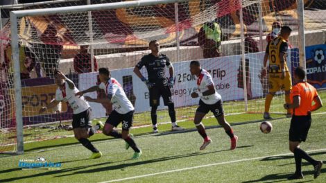Triunfo del Always Ready ante The Strongest en el estadio Municipal de El Alto