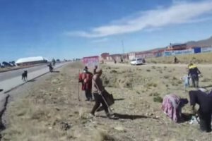 Bloqueo en la carretera a Oruro