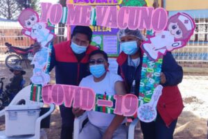 Vacunación en Huayllamarca