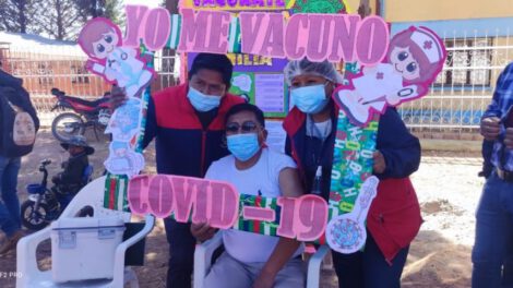 Vacunación en Huayllamarca