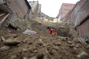 Riesgo de derrumbe en Villa Las Nieves