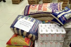 Gobierno dona alimentos a Oruro