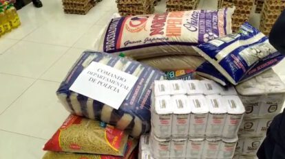 Gobierno dona alimentos a Oruro