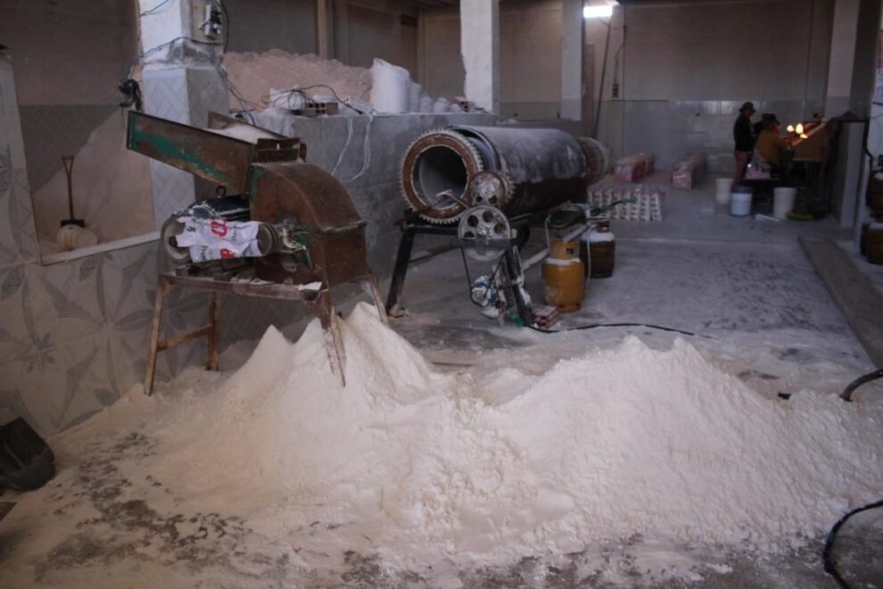 Clausuran molino de empresa clandestina de sal