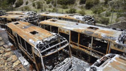 Inspección técnica en garajes de buses PumaKatari quemados