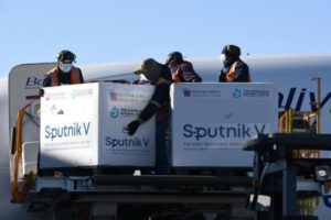 Un lote de segundas dosis de Sputnik V llegó ayer a Bolivia