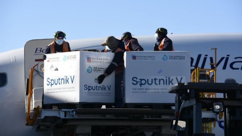 Un lote de segundas dosis de Sputnik V llegó ayer a Bolivia