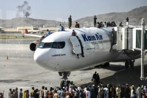 Evacuación de Afganistán por el caos en el aeropuerto de Kabul