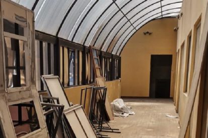 Obra no entregada en la Gobernación en mal estado