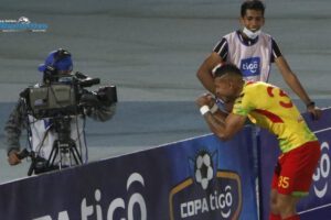Atlético Palmaflor en el partido contra Real Tomayapo