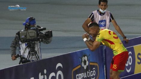 Atlético Palmaflor en el partido contra Real Tomayapo