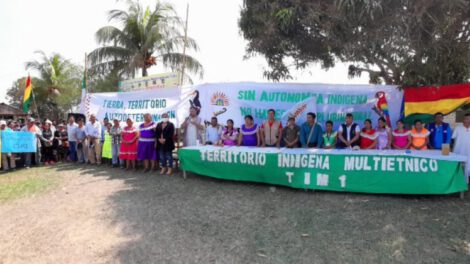 Indígenas bloquean carretera que conecta municipios de Beni