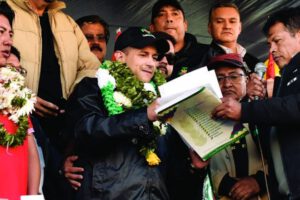 Camacho Pumari en el cabildo de Adepcoca