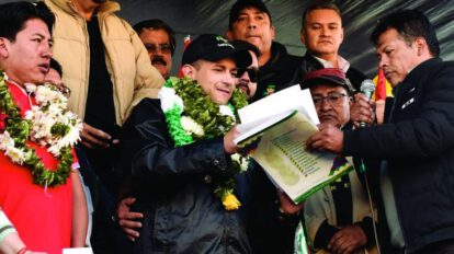 Camacho Pumari en el cabildo de Adepcoca