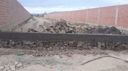 Construcción ilegal Villa Armonía afecta vía