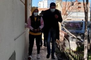 Mujer atacada por su novia en Oruro