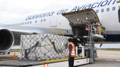 Llegada de vacunas Sinopharm al aeropuerto de Viru Viru