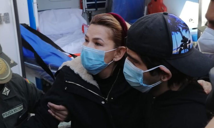 Jeanine Añez en tratamiento médico