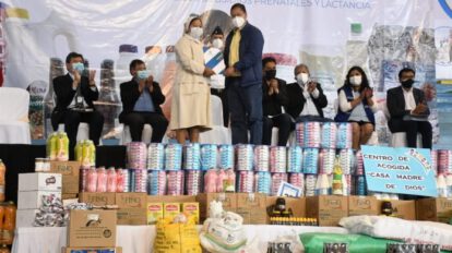 productos de alto valor nutritivo entregados a centros de acogida en Cochabamba