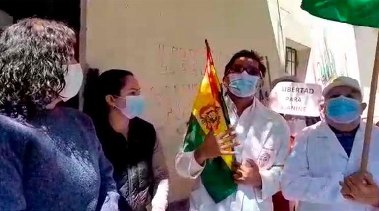 Derechos a la salud de Añez en el penal de Miraflores