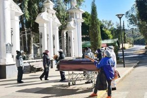Covid-19 en Bolivia: disminución de decesos y nuevos contagios
