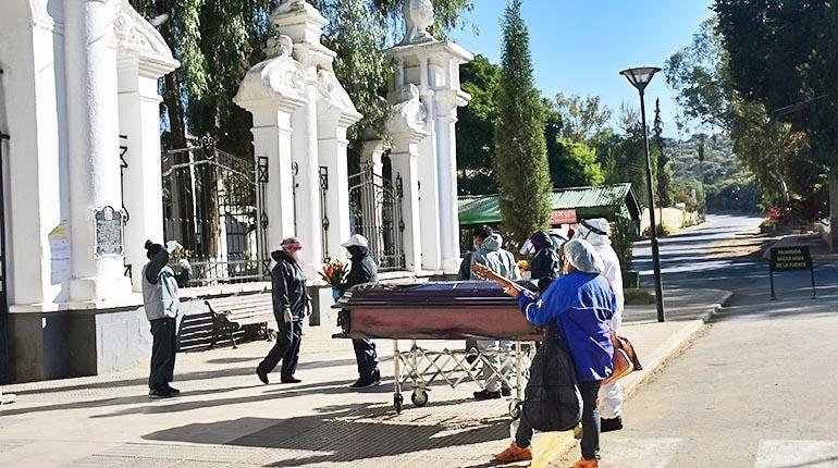 Covid-19 en Bolivia: disminución de decesos y nuevos contagios
