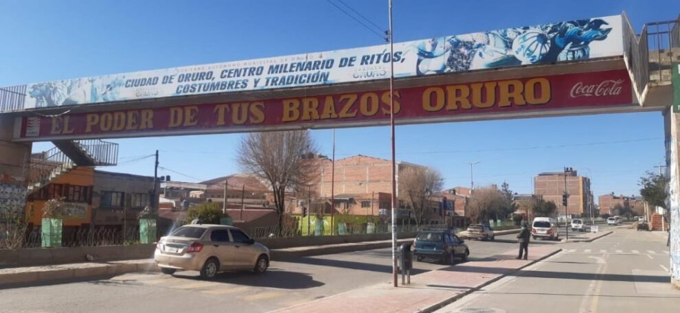Pasarelas de la Tomás Barrón en estado de abandono