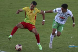 Real Tomayapo reclama la presencia de cinco extranjeros en el campo de juego en el equipo de Palmaflor
