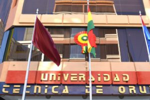 Retorno a clases semipresenciales en la UTO